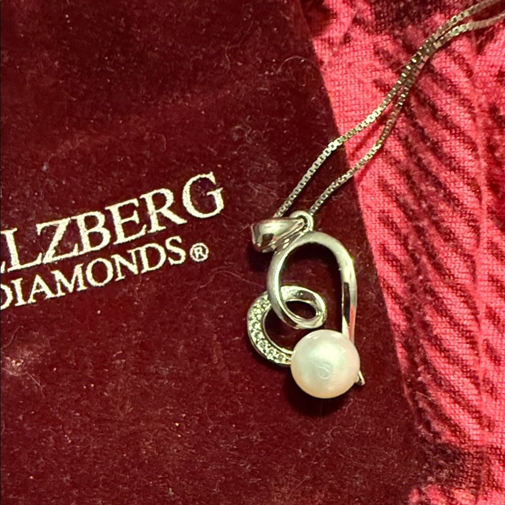 Silver Pearl Pendant Necklace